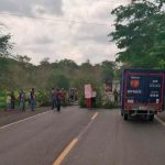 Comunidades bloquean la vía Montería – Planeta Rica por mal estado de las vías rurales
